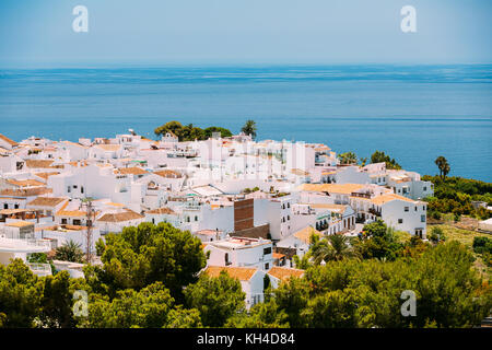 Mediterrane Architektur - Farbe Häuser in Nerja, Provinz Malaga, Andalusien, Spanien Stockfoto