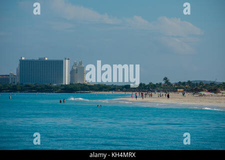 Karibik, Leeward Islands, Aruba (Teil der ABC-Inseln), Oranjestad. Blick auf die Küste von Aruba. Stockfoto