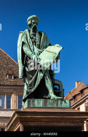 Statue von Johannes Gutenberg in der Stadt Straßburg im Elsass, Frankreich. Stockfoto