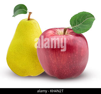 Gelbe Birne und Apfel mit Blatt auf weißem Hintergrund. freistellungspfaden. volle Tiefenschärfe. Stockfoto
