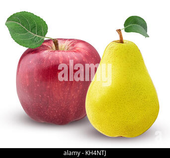 Gelbe Birne und Apfel mit Blatt auf weißem Hintergrund. freistellungspfaden. volle Tiefenschärfe. Stockfoto