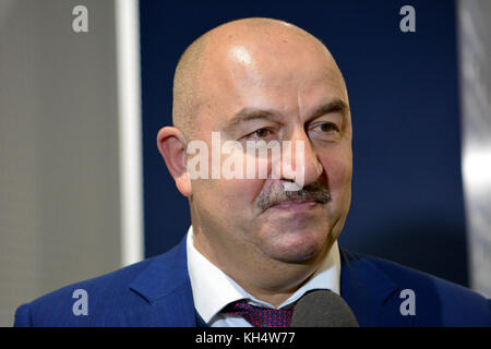 Moskau, Russland - 11. November 2017. Die russische Nationalmannschaft Trainer Stanislav Cherchesov auf einer Pressekonferenz nach internationalen Test Match Aga Stockfoto