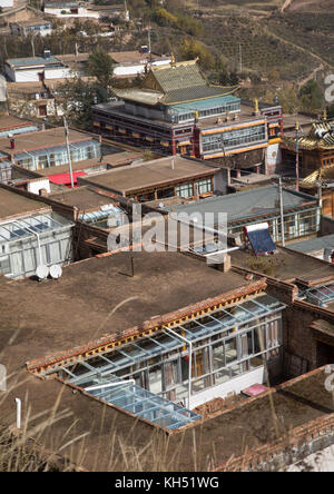 Mönche Häuser in Shachong Monastery, Provinz Qinghai, Wayaotai, China Stockfoto