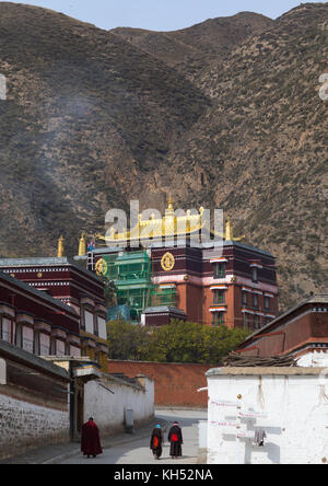 Kloster Gebäude im traditionellen tibetischen Stil gebaut, Provinz Gansu, Labrang, China Stockfoto