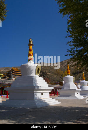 Stupas in Wutun si-Kloster, Provinz Qinghai, Wutun, China Stockfoto