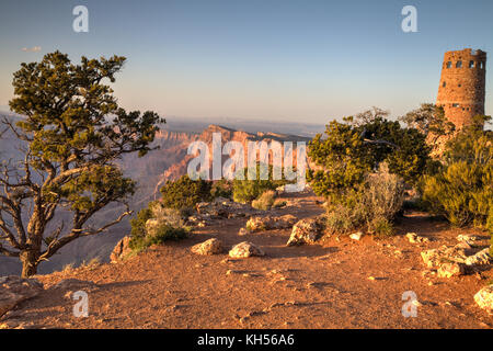 Desert View Wachturm auf der Rand des Grand Canyon. Stockfoto