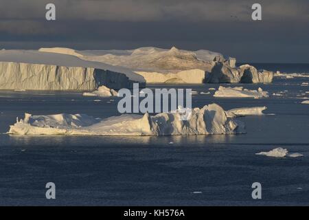 Riesige Eisberge in der Diskobucht Stockfoto