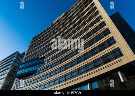 Warschau, Polen - November 2017. Goldene Terrassen, zlota 44 Wolkenkratzer, Türme, Intercontinental Hotel Warschau, Warschau Financial Center in Warschau Stockfoto