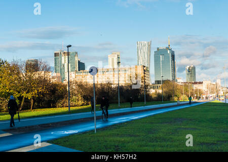 Warschau, Polen - November 2017. Goldene Terrassen, zlota 44 Wolkenkratzer, Türme, Intercontinental Hotel Warschau, Warschau Financial Center in Warschau Stockfoto