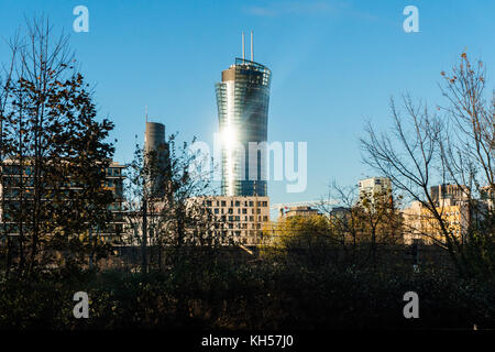 Warschau, Polen - November 2017. Goldene Terrassen, zlota 44 Wolkenkratzer, Türme, Intercontinental Hotel Warschau, Warschau Financial Center in Warschau Stockfoto