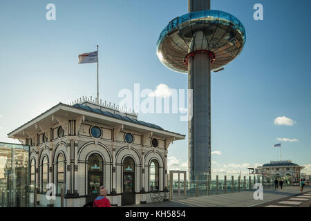 I360 Tower auf der Küste von Brighton, East Sussex, England. Stockfoto