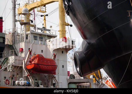 Detail des Schiffes Überbau im Dock Stockfoto