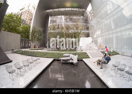 Den Abby Aldrich Rockefeller Sculpture Garden, MoMa das Museum of Modern Art, New York City, Vereinigte Staaten von Amerika. U.S.A Stockfoto