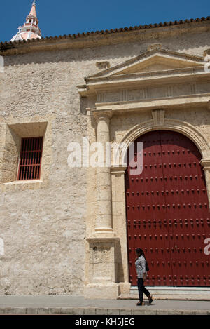 Südamerika, Kolumbien, Cartagena. 'Altstadt' das historische, ummauerte Stadtzentrum, UNESCO. Cartagenas Kathedrale, Außenbereich, Basilika Santa Catalina de Al Stockfoto