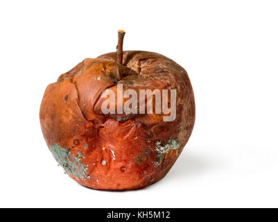 Alten faulen Apfel auf weißem Hintergrund isoliert, ungesund zu essen Stockfoto