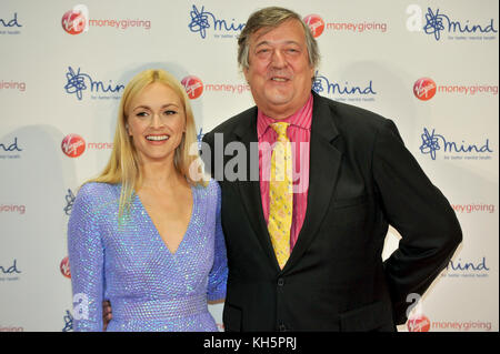 London, Großbritannien. 13 Nov, 2017. Fearne Cotton, TV-Moderatorin, und Stephen Fry, Schauspieler und Autor, auf dem roten Teppich an der Jungfrau Geld geben Mind Media Awards 2017 im Odeon Kino, Leicester Square. Die Auszeichnungen feiern die besten Beispiele für Berichte und Darstellungen der psychischen Gesundheit in Print, Broadcast, digitale Medien und Film. Credit: Stephen Chung/Alamy leben Nachrichten Stockfoto