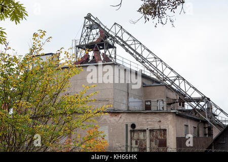 HÄLLEFORSNÄS gab die Eisenindustrie in Södermanland auf, nach 350 Jahren wurde das Werk stillgelegt. Stockfoto