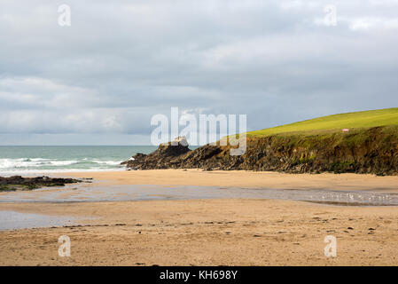 Außerhalb der Saison, leere Sandstrand bei trevone Bay in der Nähe von Padstow, North Cornwall, Großbritannien Stockfoto