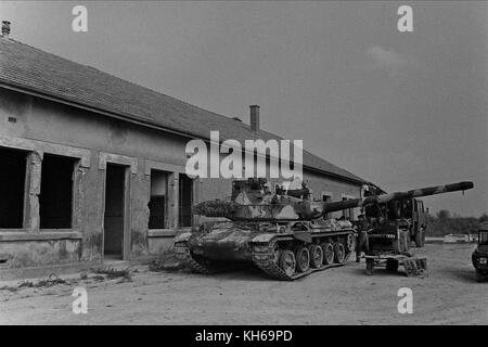 Archivbilder, die das tägliche Leben der französischen FFA-Soldaten im Militärlager Mourmelon, Frankreich, zeigen Stockfoto