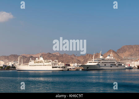 Sultan Qaboos Yachten im Hafen mutthra, Muscat, Oman. Stockfoto