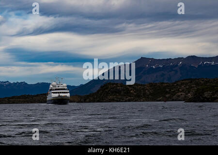 Der National Geographic Orion durch die Weißen verengt sich in der Nähe von Puerto Natales in Patagonien und der chilenischen Fjorde Stockfoto