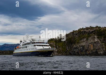 Der National Geographic Orion durch die Weißen verengt sich in der Nähe von Puerto Natales in Patagonien und der chilenischen Fjorde Stockfoto