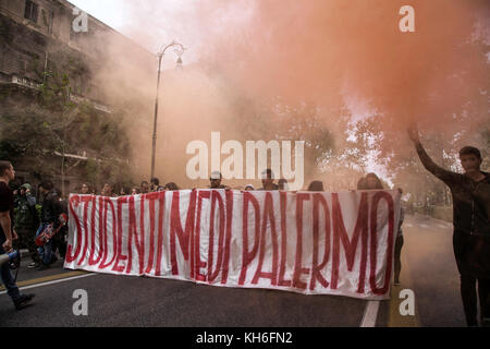 Italien: Studenten protestieren gegen die gute Schule in Palermo Stockfoto