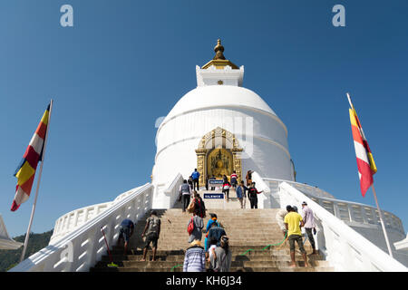 Weiße Stupa von Pokhara, Nepal Stockfoto
