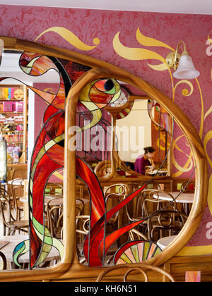 Art nouveau Cafè Schokocafe Maximilian Delikateso im Palais Palugyay am Hauptplatz Hlavne nam., Bratislava, Bratislavsky kraj, Slowakei, Europa Stockfoto