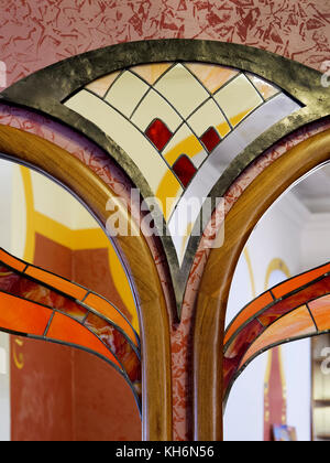 Art nouveau Cafè Schokocafe Maximilian Delikateso im Palais Palugyay am Hauptplatz Hlavne nam., Bratislava, Bratislavsky kraj, Slowakei, Europa Stockfoto