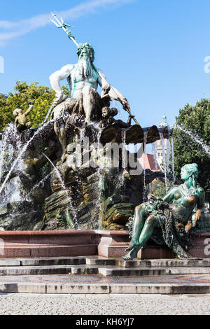 Reisen in Deutschland - Neptunbrunnen (neptunbrunnen) in Berlin City im September Stockfoto