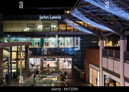 John Lewis store in Liverpool bei Nacht beleuchtet. Stockfoto