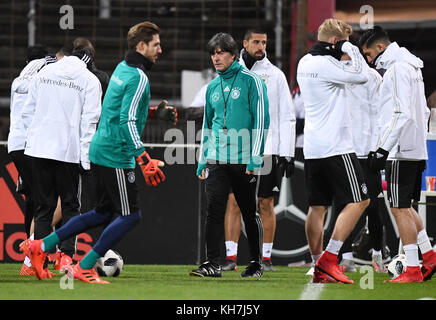 Bundestrainer Joachim Jogi Loew (Deutschland). GES./ Fussball/ DFB-Training, Köln, 13.11.2017 Fußball / Fußball: Training / Prägnanz der deutschen Nationalmannschaft, Köln, 13. November 2017 |Einsatz weltweit Stockfoto