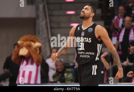 Bonn, Deutschland. November 2017. Bonn, Deutschland, 15. November 2017, Basketball Champions League, Gruppe D, Telekom Baskets Bonn vs. Besiktas Sompo Japan Istanbul: Augusto Lima (Besiktas). Quelle: Jürgen Schwarz/Alamy Live News Stockfoto