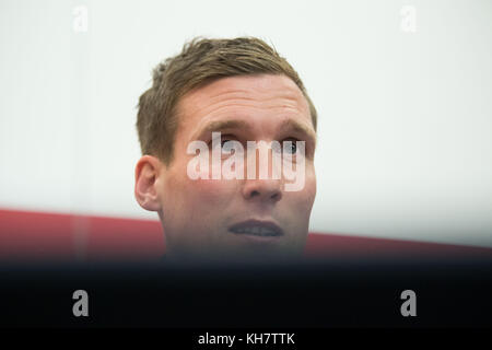 Stuttgart, Deutschland. 13.. November 2017. Trainer des Bundesliga-Fußballteams VfB Stuttgart Hannes Wolf im Interview mit der Deutschen Presseagentur in Stuttgart, 13. November 2017. Quelle: Marijan Murat/dpa/Alamy Live News Stockfoto