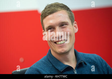 Stuttgart, Deutschland. 13.. November 2017. Trainer des Bundesliga-Fußballteams VfB Stuttgart Hannes Wolf im Interview mit der Deutschen Presseagentur in Stuttgart, 13. November 2017. Quelle: Marijan Murat/dpa/Alamy Live News Stockfoto