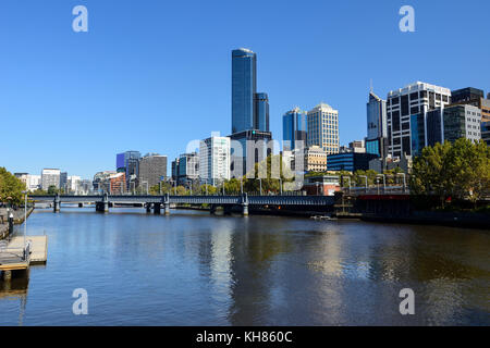 Sandridge Bridge auf dem Yarra River und northbank Skyline der Stadt in Melbourne, Victoria, Australien Stockfoto