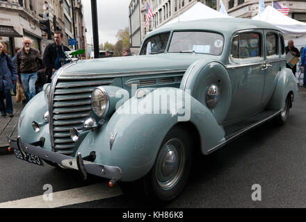 Drei Viertel Vorderansicht eines 1938 2880 cc Hudson acht, auf Anzeige in der Regents Street Motor Show 2017 Stockfoto