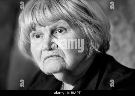 Fotograf Jane Bown (13. März 1925 - 21. Dezember 2014), B&W portrait Stockfoto