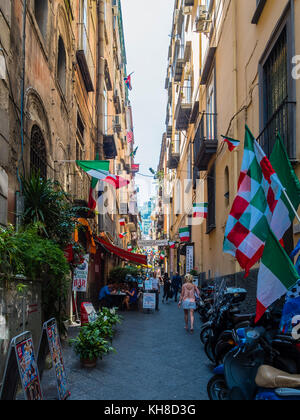 Geschäfte in der Altstadt, Neapel, Kampanien, Italien Stockfoto