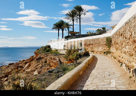 Gepflasterte Strandpromenade von Cabo Roig Costa Blanca Spanien Stockfoto