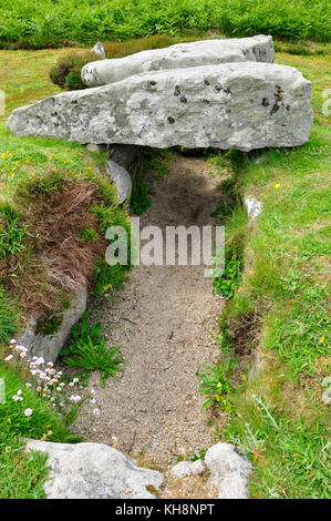 Unteres Innisidgen Entrance Grave, auf St Mary's Isles of Scilly, spätneolithische Frühbronzezeit ca. 2500 v. Chr., Cornwall, Großbritannien Stockfoto