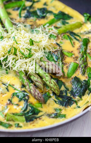 Gesund Spargel Omelett Stockfoto
