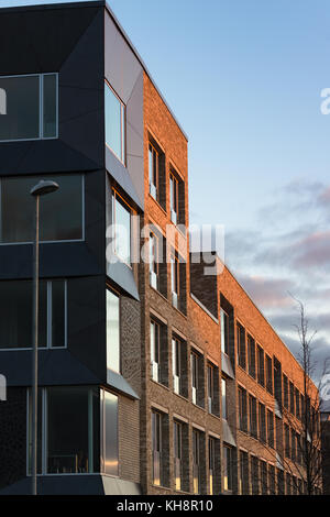 Girton College Swirles Hof ist Teil des neuen Stadtteils von Eddington von Grund auf in Nord West Cambridge gebaut wird. Cambridgeshire, Großbritannien. Stockfoto