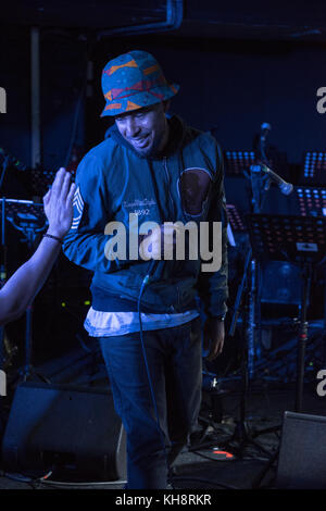 Kinder von Zeus an der Garderobe Leeds vom 27. Oktober 2017. DJ Lubi Promoter. Stockfoto