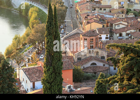 Chiesa di Santo Stefano Kirche, Verona, Ansicht von Saint Peter's Hill - Colle San Pietro Stockfoto