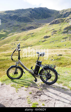 Eine FreeGo Ordner Servolenkung Fahrrad in Cumbria UK ruhen Stockfoto