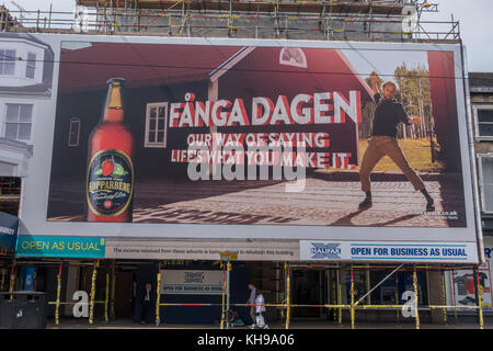 Werbung Reklametafel für Kopparberg Cider Abdeckung Baugerüst auf EIN Gebäude In Princes Street Edinburgh Schottland Billboard Stockfoto