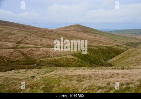 Wanderweg führt zu den nördlichen Wainwright von longlands fiel von oben charleton Gill im Nationalpark Lake District, Cumbria, Stockfoto