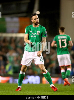 Shane Duffy, Irlands Republik, feiert im Aviva Stadium, Dublin, das erste Tor seiner Spielmannschaft während des Qualifikationsspiels der FIFA-Weltmeisterschaft. Stockfoto